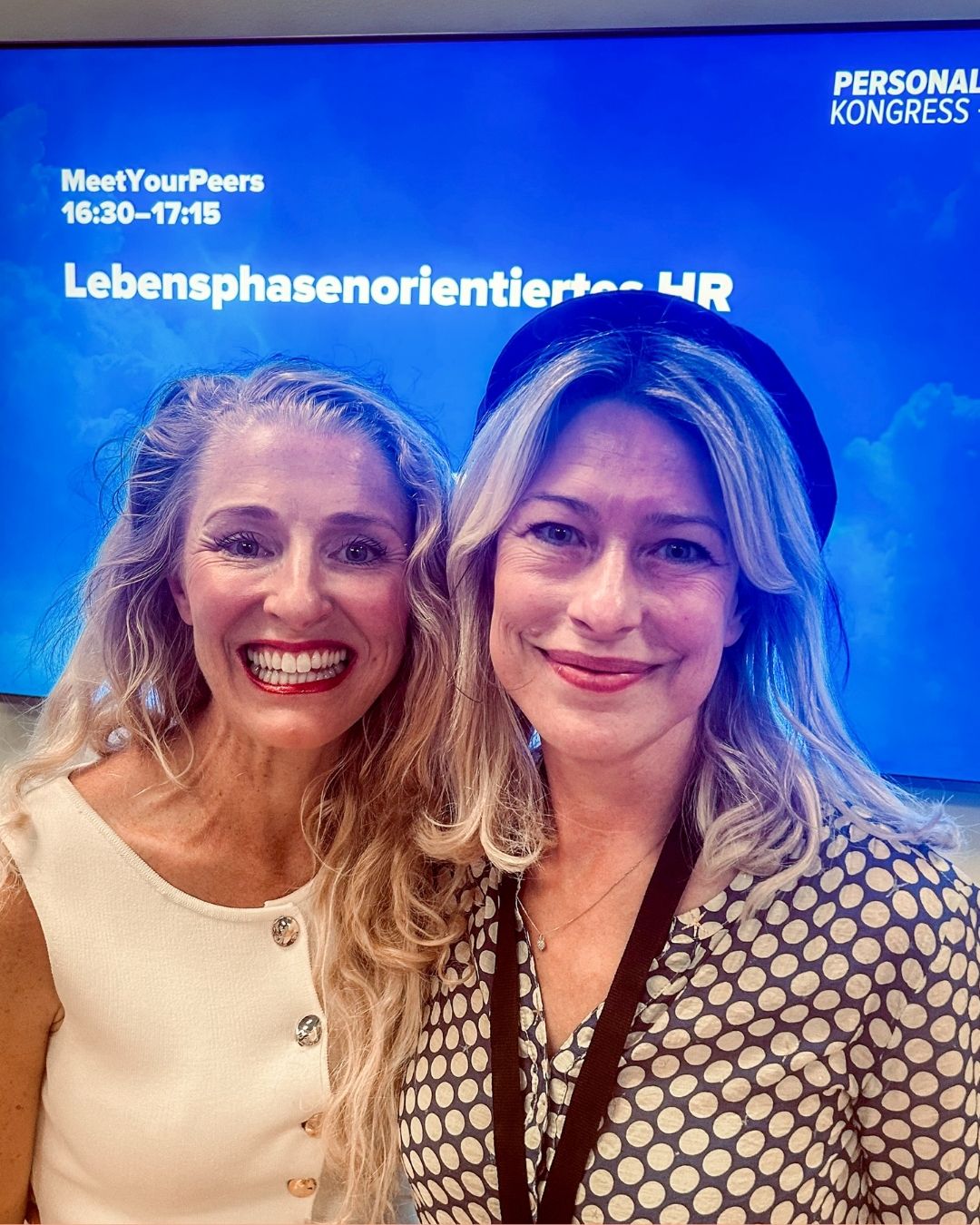 Julia Neuen und Doreén Wächtler-Becker beim Personalmanagementkongress 2026 in Berlin Julia Neuen und Doreén Wächtler-Becker beim Personalmanagementkongress 2026 in Berlin